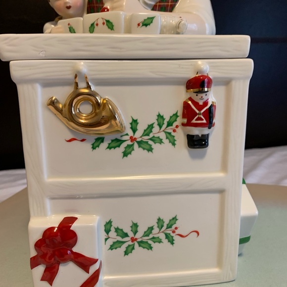 LENOX Large Cookie Jar Santa & Elf Painting Train Holiday Toy Shop Collectible! - Picture 3 of 13
